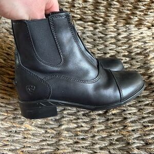 Black Leather Ankle Boots Ariat